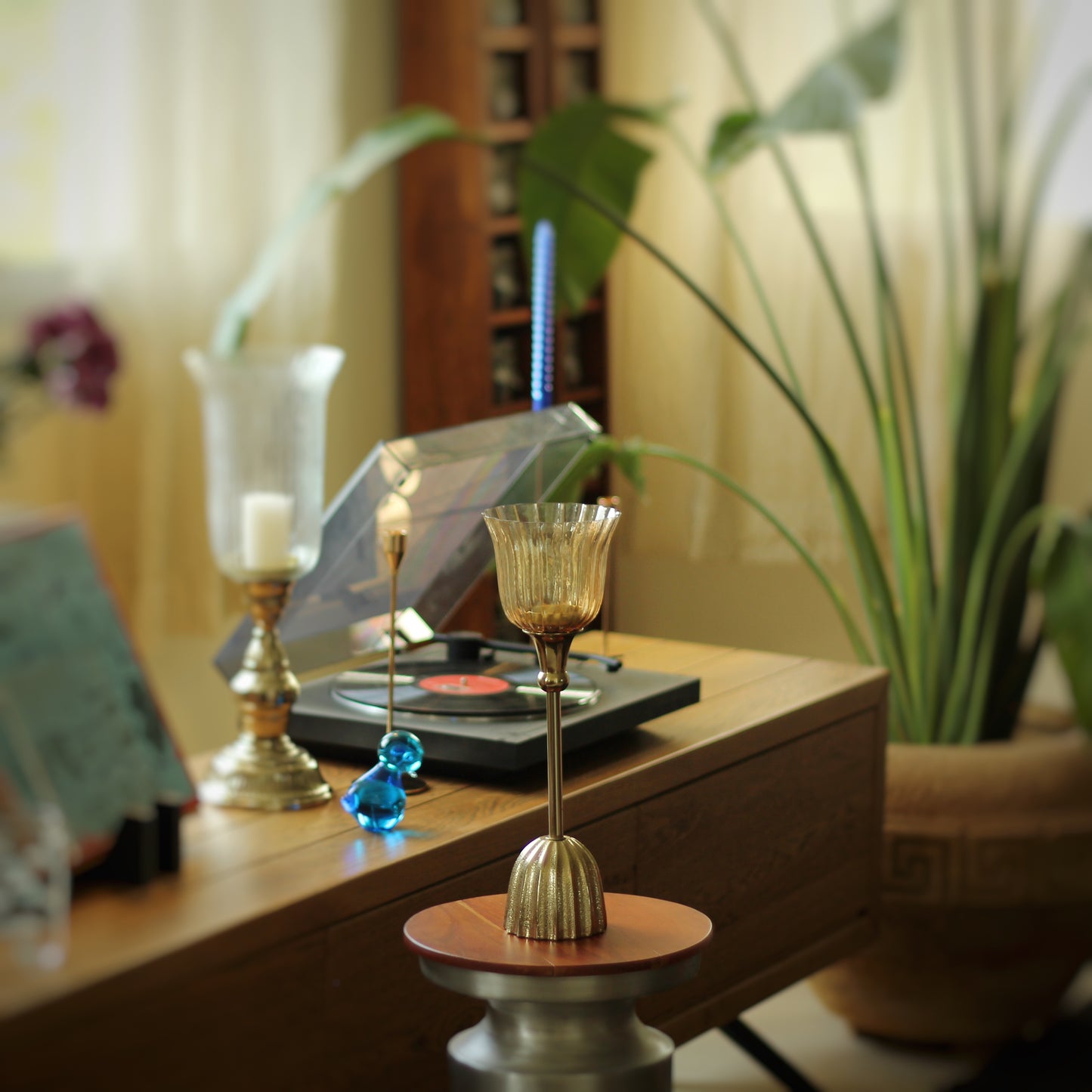 Amber Ribbed Tulip Glass Candle Holder with Gold Stand (Upside-down Tulip Base)